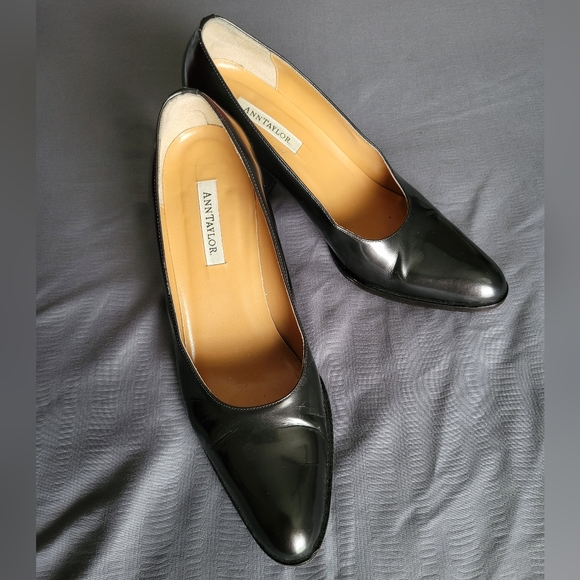 Ann Taylor Pumps - Pearly Black, Sz 8M - Picture 5 of 11